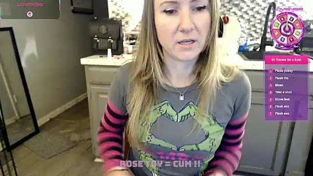 Snapshot of alluringpixie chatting on January 16, 2026, 8:24 pm alluringpixie online show from January 16, 2026, 8:24 pm