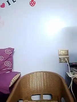 daisytaylorx1 online show from March 9, 2026, 5:49 pm