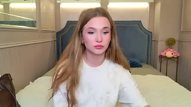 Lina Sinerz online show from June 14, 2026, 8:32 pm