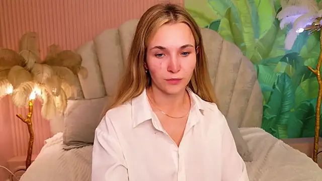 Lina Sinerz online show from July 12, 2026, 5:25 pm