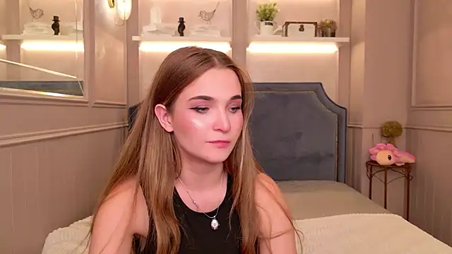 Lina Sinerz online show from June 25, 2026, 4:32 am