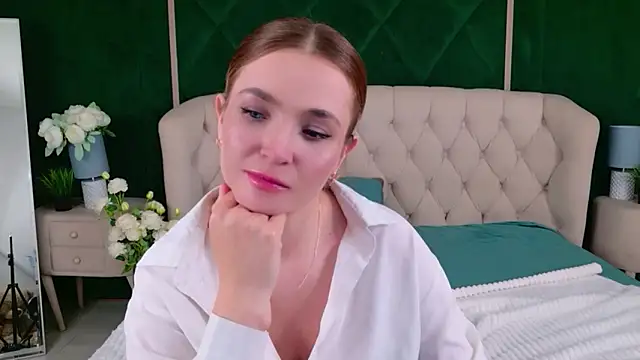 Lina Sinerz online show from June 14, 2026, 2:24 am
