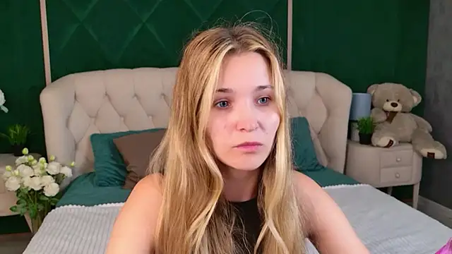 Lina Sinerz online show from July 23, 2026, 3:41 pm