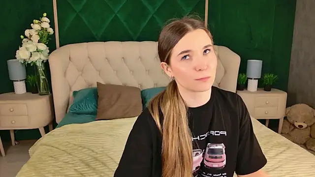 Lina Sinerz online show from March 24, 2026, 3:56 pm