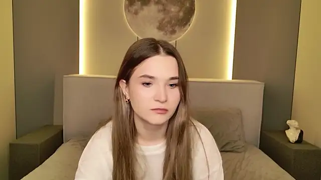 Lina Sinerz online show from March 15, 2026, 5:36 am