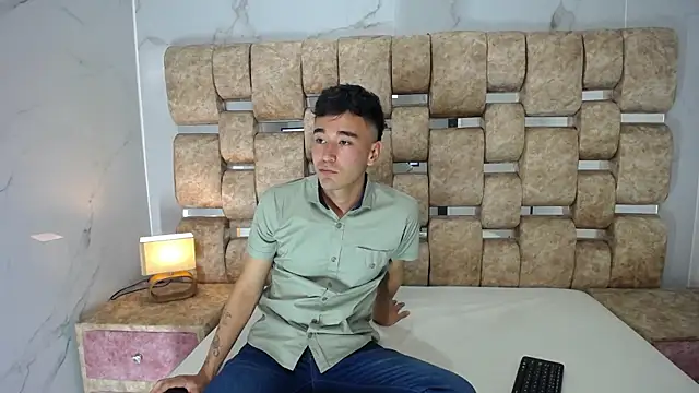 KathyAiden online show from January 12, 2026, 7:42 pm