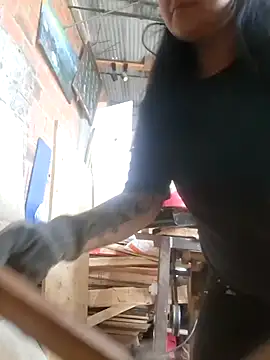 Magenta Moon online show from December 17, 2025, 8:25 pm