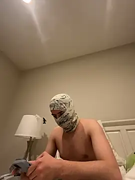 phantom898983 online show from April 6, 2026, 7:31 am