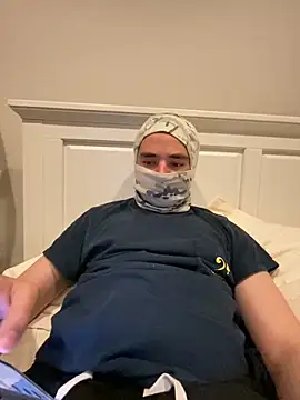 phantom898983 online show from April 17, 2026, 7:22 am