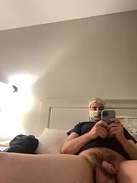 phantom898983 online show from April 10, 2026, 7:37 am