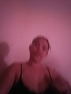 Cinpussie89 online show from May 17, 2026, 10:48 am
