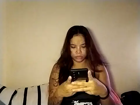 Cinpussie89 online show from May 12, 2026, 4:13 pm