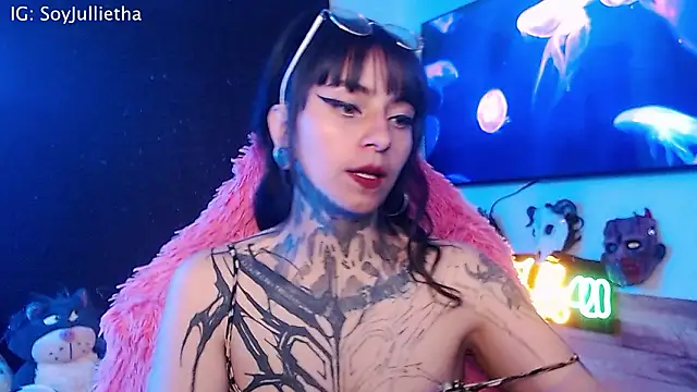 Snapshot of Julls420_ chatting on February 5, 2026, 4:41 am Julls420 online show from February 5, 2026, 4:41 am