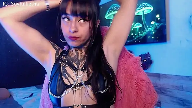 Snapshot of Julls420_ chatting on February 7, 2026, 6:43 am Julls420 online show from February 7, 2026, 6:43 am