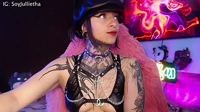 Snapshot of Julls420_ chatting on March 1, 2026, 4:34 am Julls420 online show from March 1, 2026, 4:34 am