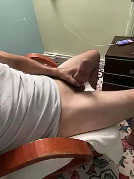 Snapshot of Eddy214 chatting on July 27, 2026, 7:10 pm Eddy214 online show from July 27, 2026, 7:10 pm