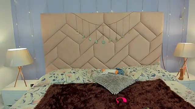 Sabrina Cutte online show from December 19, 2025, 7:49 pm