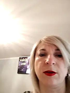 AhlyssaLove1155 online show from May 13, 2026, 5:20 pm