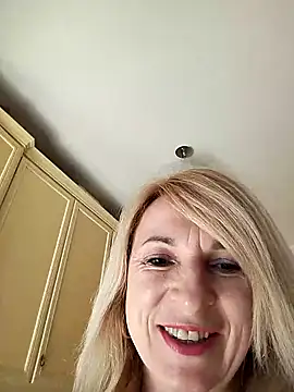 AhlyssaLove1155 online show from April 8, 2026, 12:17 pm