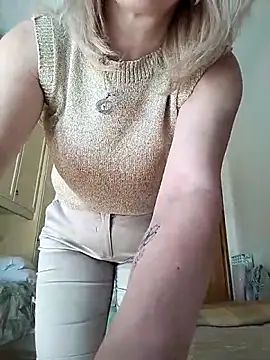 AhlyssaLove1155 online show from April 4, 2026, 12:12 pm