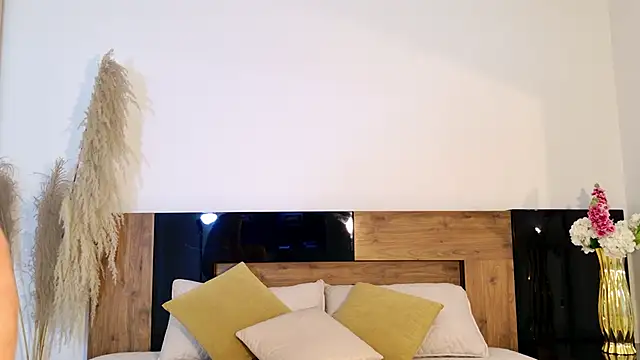 Snapshot of LucyHanks chatting on March 28, 2026, 12:39 pm LucyHanks online show from March 28, 2026, 12:39 pm