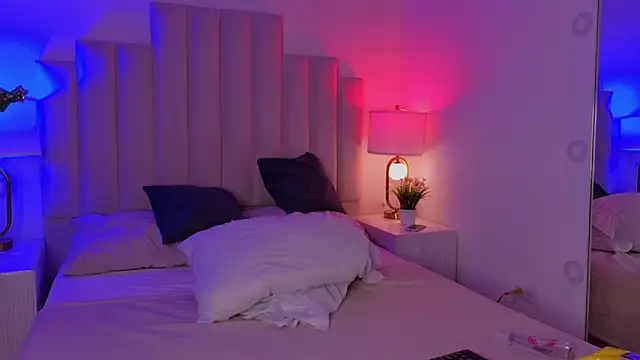 Snapshot of Skymoon0 chatting on March 26, 2026, 1:26 am Skymoon0 online show from March 26, 2026, 1:26 am