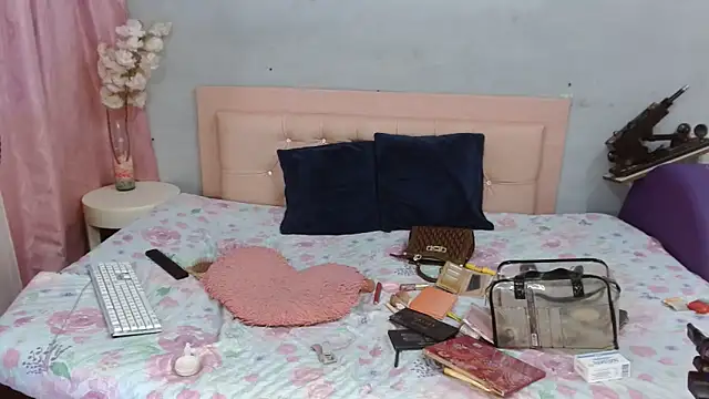 Sara jhons21 online show from March 3, 2026, 12:17 am