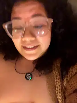 Snapshot of VanesssaMilf_ chatting on February 3, 2026, 6:40 am VanesssaMilf online show from February 3, 2026, 6:40 am