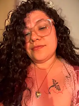 Snapshot of VanesssaMilf_ chatting on February 6, 2026, 3:35 am VanesssaMilf online show from February 6, 2026, 3:35 am