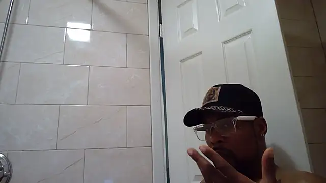 Snapshot of cosmiccloudpig chatting on December 23, 2025, 7:51 am cosmiccloudpig online show from December 23, 2025, 7:51 am