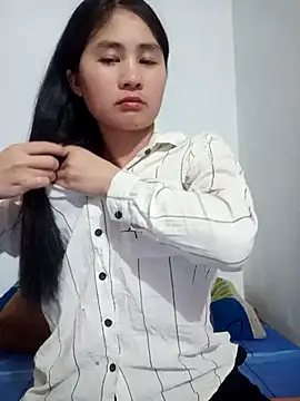 Him MountainGirl online show from April 6, 2026, 1:45 pm