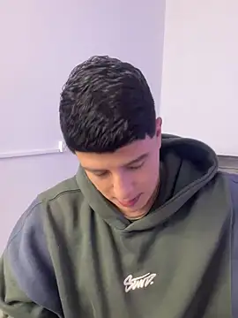 Goldenknight33 online show from April 13, 2026, 2:32 pm