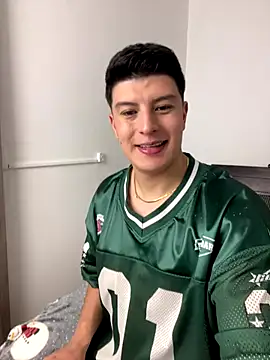 Goldenknight33 online show from December 18, 2025, 2:43 pm