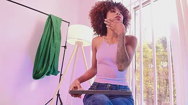 NaomiClay online show from March 19, 2026, 12:05 pm