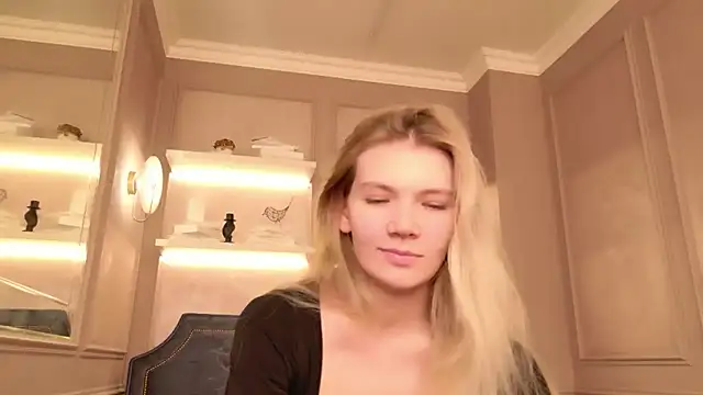 Vivien Hans online show from June 4, 2026, 8:35 pm