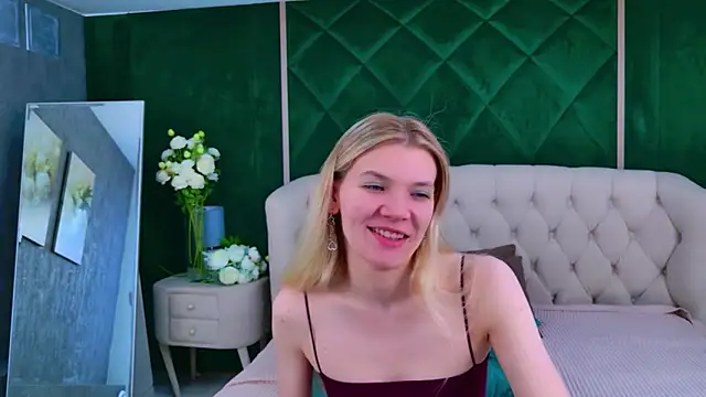 Vivien Hans online show from April 8, 2026, 4:14 am