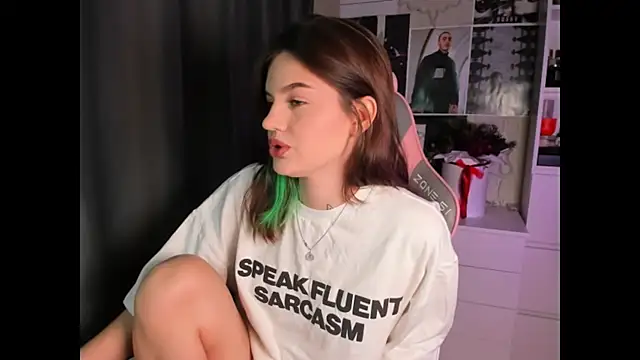 NikkieKitty online show from January 14, 2026, 12:09 pm