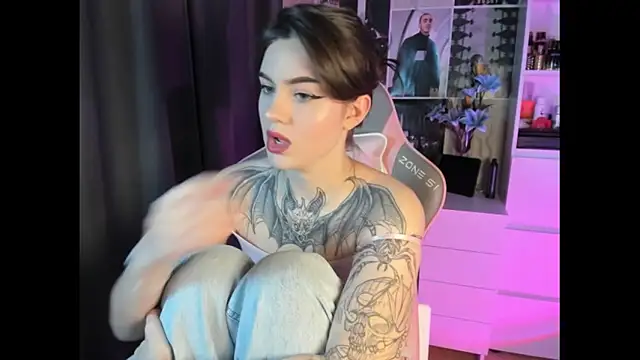 NikkieKitty online show from February 8, 2026, 2:37 pm