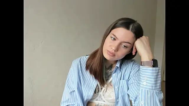 NikkieKitty online show from April 8, 2026, 11:12 am