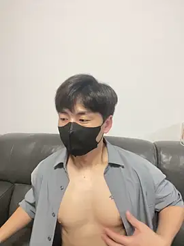 kimze7 online show from December 18, 2025, 2:54 pm