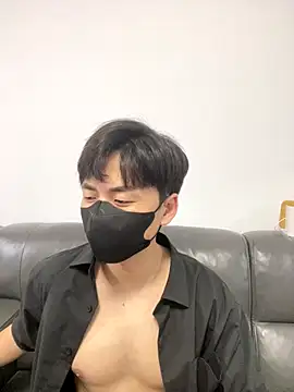 kimze7 online show from December 20, 2025, 2:42 pm