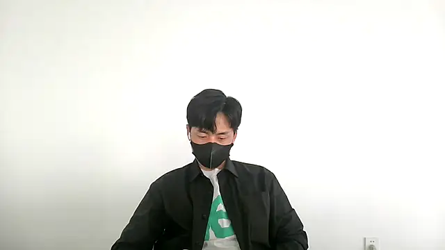 kimze7 online show from May 22, 2026, 2:53 am