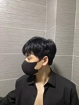 kimze7 online show from April 5, 2026, 2:46 pm