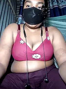 Snapshot of porimoi_505 chatting on February 19, 2026, 5:32 pm porimoi 505 online show from February 19, 2026, 5:32 pm