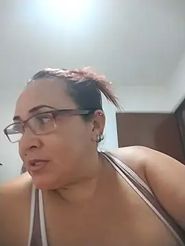 Snapshot of Nini_Love_ chatting on March 27, 2026, 8:26 am Nini Love online show from March 27, 2026, 8:26 am