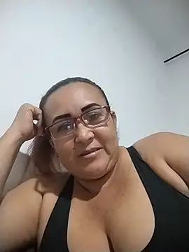 Snapshot of Nini_Love_ chatting on April 1, 2026, 3:08 am Nini Love online show from April 1, 2026, 3:08 am