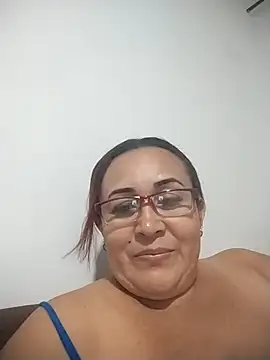 Snapshot of Nini_Love_ chatting on April 4, 2026, 5:14 am Nini Love online show from April 4, 2026, 5:14 am