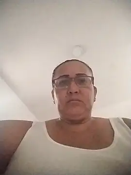 Snapshot of Nini_Love_ chatting on March 27, 2026, 8:32 pm Nini Love online show from March 27, 2026, 8:32 pm