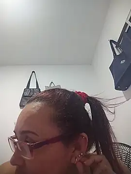 Snapshot of Nini_Love_ chatting on March 9, 2026, 4:05 am Nini Love online show from March 9, 2026, 4:05 am