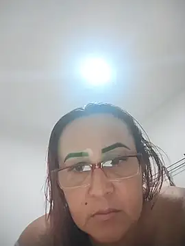 Snapshot of Nini_Love_ chatting on March 31, 2026, 6:04 am Nini Love online show from March 31, 2026, 6:04 am